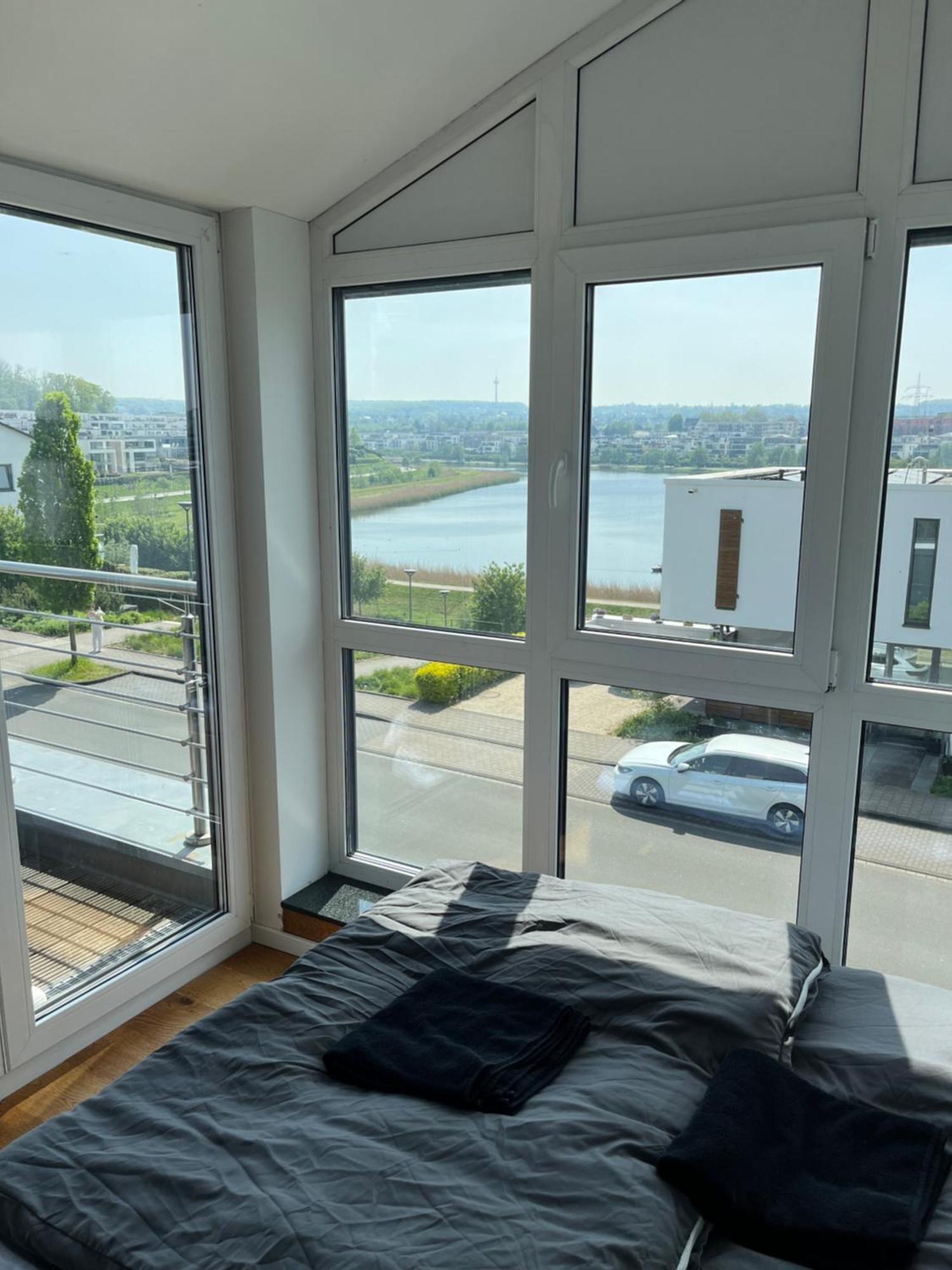 Haus Mit Panoramablick Auf Den Phoenixsee Dortmund Esterno foto